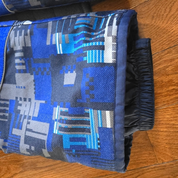 Snowpants - Picture 3 of 5